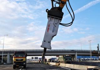 अटैचमेंट हाइड्रोलिक ब्रेकर AJCE AB-180F