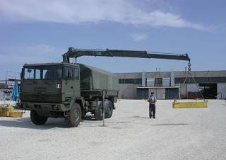 हाइड्रोलिक लोडिंग क्रेन Cormach 13500 T2