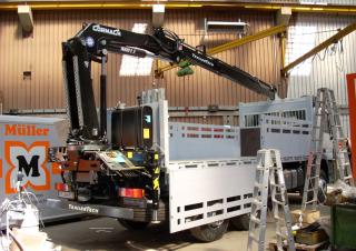 हाइड्रोलिक लोडिंग क्रेन Cormach 16600 EF