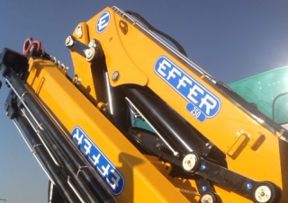 हाइड्रोलिक लोडिंग क्रेन Effer 250 3S