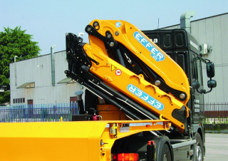 हाइड्रोलिक लोडिंग क्रेन Effer 455 6S