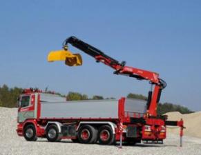 हाइड्रोलिक लोडिंग क्रेन Fassi F 215 A 0.23 active