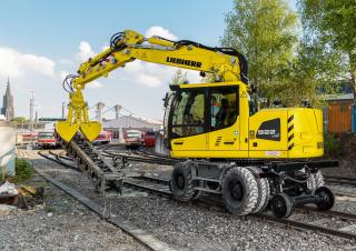 व्हील एक्सकेवेटर Liebherr A 922 Rail Litronic