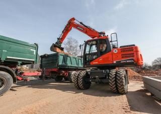 व्हील एक्सकेवेटर Doosan DX160W-5