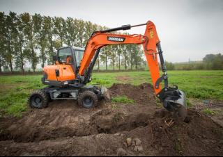 व्हील एक्सकेवेटर Doosan DX57W-5