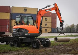 व्हील एक्सकेवेटर Doosan DX57W