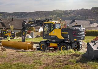 व्हील एक्सकेवेटर Volvo EW180E