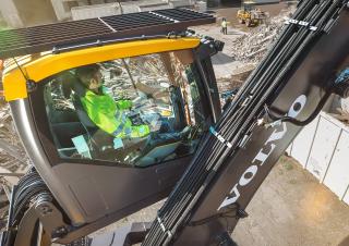 व्हील एक्सकेवेटर Volvo EW240E MH