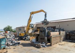 मटेरियल हैंडलर Liebherr LH 30 M Industry Litronic