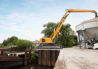 मटेरियल हैंडलर Liebherr LH 40 M Industry Litronic