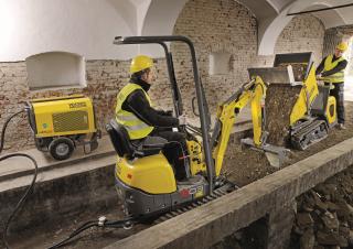 मिनी एक्सकेवेटर Wacker Neuson 803