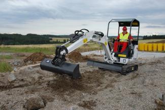 मिनी एक्सकेवेटर Bobcat E 14