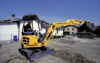 मिनी एक्सकेवेटर New Holland E18SR