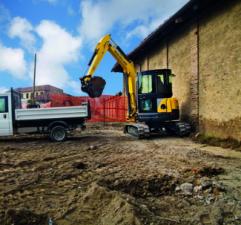 मिनी एक्सकेवेटर New Holland E50B SR