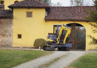 मिनी एक्सकेवेटर New Holland E50B SR