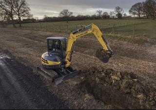 मिनी एक्सकेवेटर New Holland E50B SR