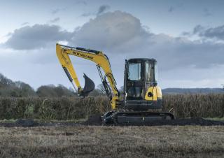 मिनी एक्सकेवेटर New Holland E50B SR
