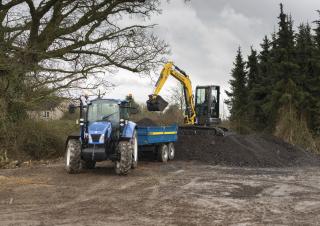 मिनी एक्सकेवेटर New Holland E50B SR