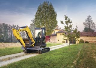 मिनी एक्सकेवेटर New Holland E50B SR