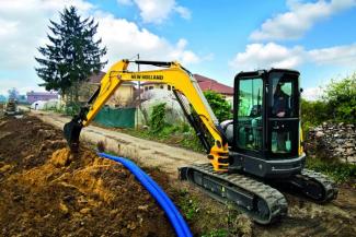 मिनी एक्सकेवेटर New Holland E50B SR