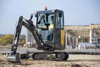 मिनी एक्सकेवेटर Volvo EC18C