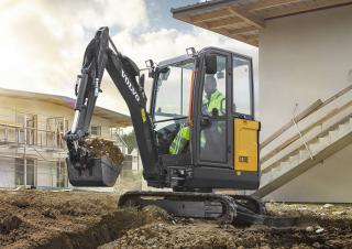 मिनी एक्सकेवेटर Volvo EC18E