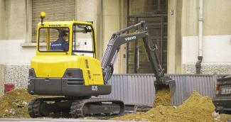 मिनी एक्सकेवेटर Volvo EC25