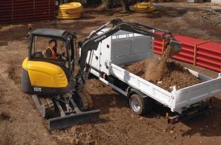 मिनी एक्सकेवेटर Volvo EC27C