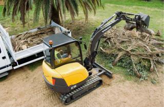 मिनी एक्सकेवेटर Volvo EC35C