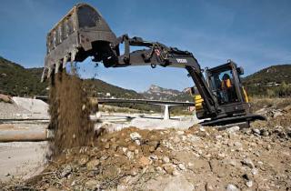 मिनी एक्सकेवेटर Volvo EC55C