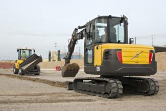 मिनी एक्सकेवेटर Volvo EC55C