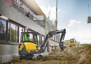 मिनी एक्सकेवेटर Volvo ECR35D