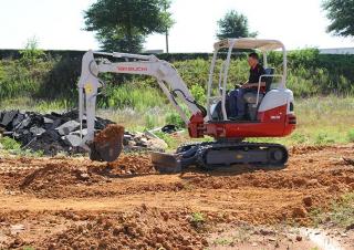 मिनी एक्सकेवेटर Takeuchi TB 230