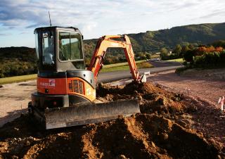 मिनी एक्सकेवेटर Hitachi ZX 35 U-2