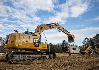 क्रॉलर एक्सकेवेटर Caterpillar 313F L GC
