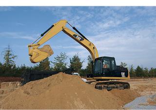 क्रॉलर एक्सकेवेटर Caterpillar 318D2 L