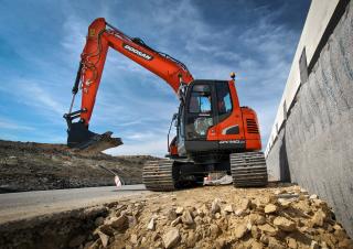 क्रॉलर एक्सकेवेटर Doosan DX140LCR-3