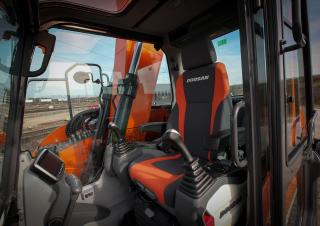 क्रॉलर एक्सकेवेटर Doosan DX140LCR-3
