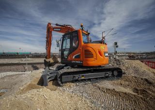 क्रॉलर एक्सकेवेटर Doosan DX140LCR-3