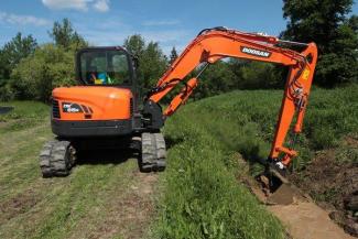 क्रॉलर एक्सकेवेटर Doosan DX 85 R 3