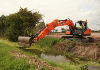 क्रॉलर एक्सकेवेटर Doosan DX140LC-5