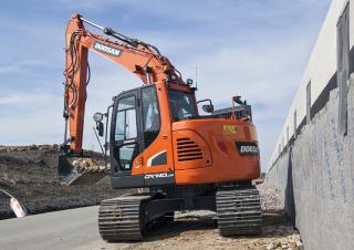क्रॉलर एक्सकेवेटर Doosan DX140LCR-5