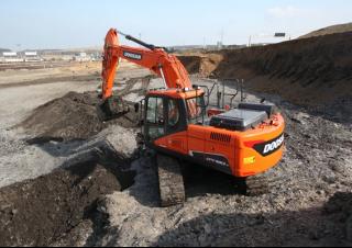 क्रॉलर एक्सकेवेटर Doosan DX180LC-5
