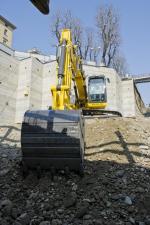 क्रॉलर एक्सकेवेटर New Holland E175C LC