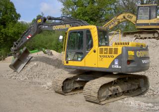 क्रॉलर एक्सकेवेटर Volvo EC140B