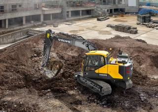 क्रॉलर एक्सकेवेटर Volvo EC140ELM