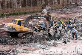 क्रॉलर एक्सकेवेटर Volvo EC210BLC