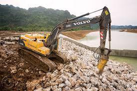 क्रॉलर एक्सकेवेटर Volvo EC210BLC