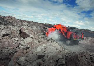 क्रॉलर एक्सकेवेटर Hitachi EX 8000-6
