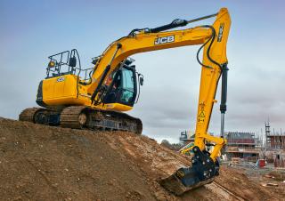 क्रॉलर एक्सकेवेटर JCB JS131 LC